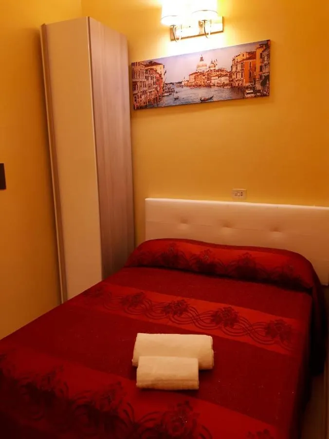 Sun Light Guest House 2 Roma 0*,  Italia